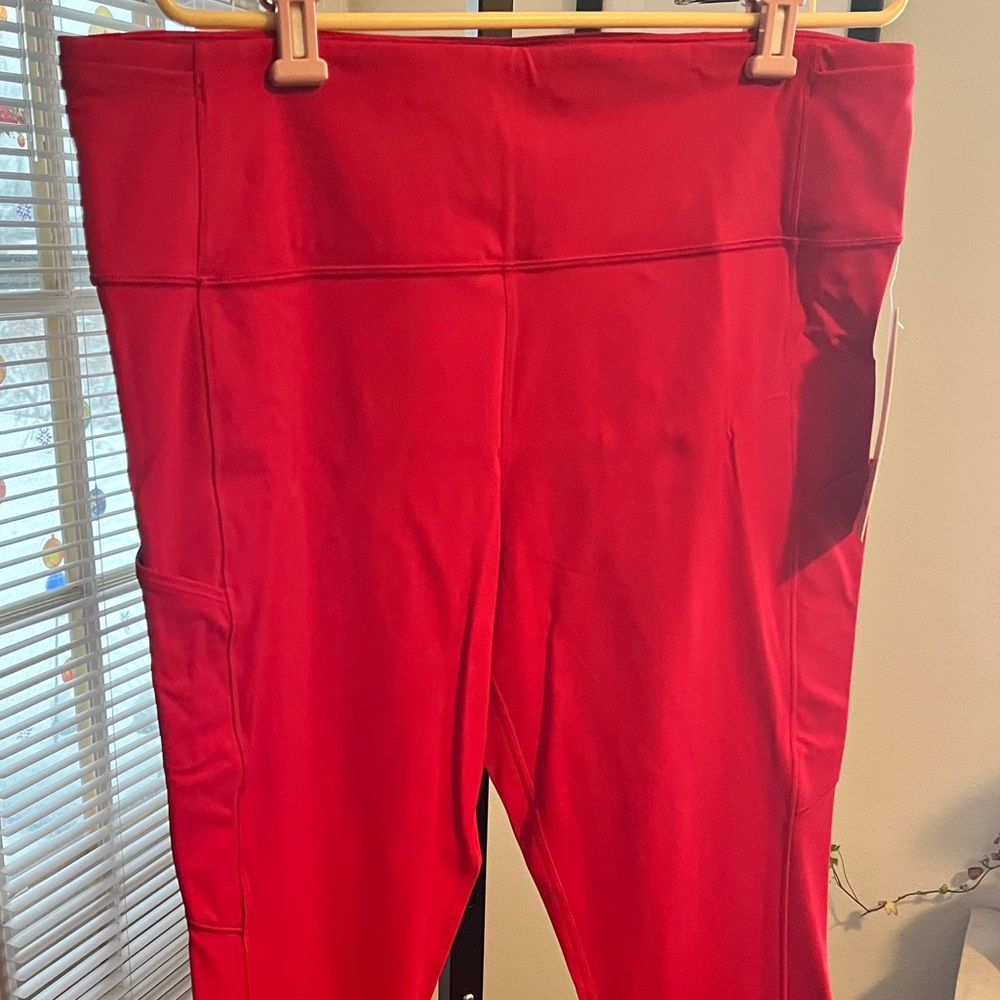 LULULEMON NWT AUTHENTIC FAST FREE WEIGHTLESS NULUX FABRIC RED LEGGINGS